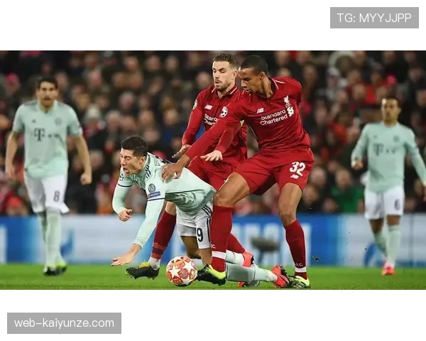 基米希高位逼抢如何撕开防线？关键战中攻防角色的战术升级解析