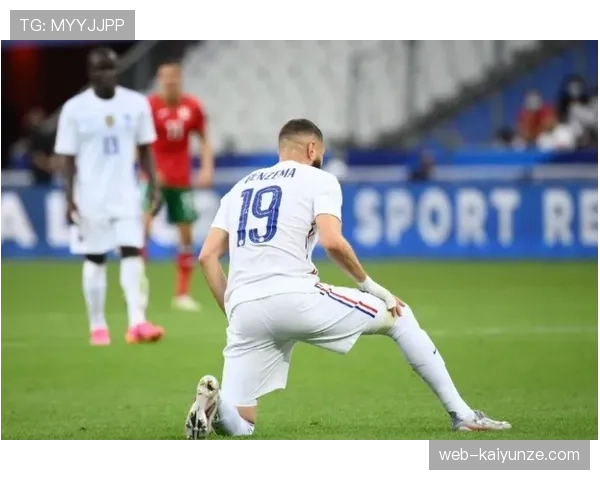 本泽马高位逼抢驱动进攻，射门效率领跑队内锋线